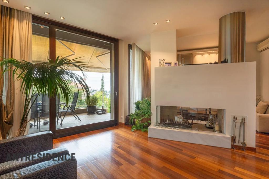 Townhome in Panorama, photo #3, listing #2532540