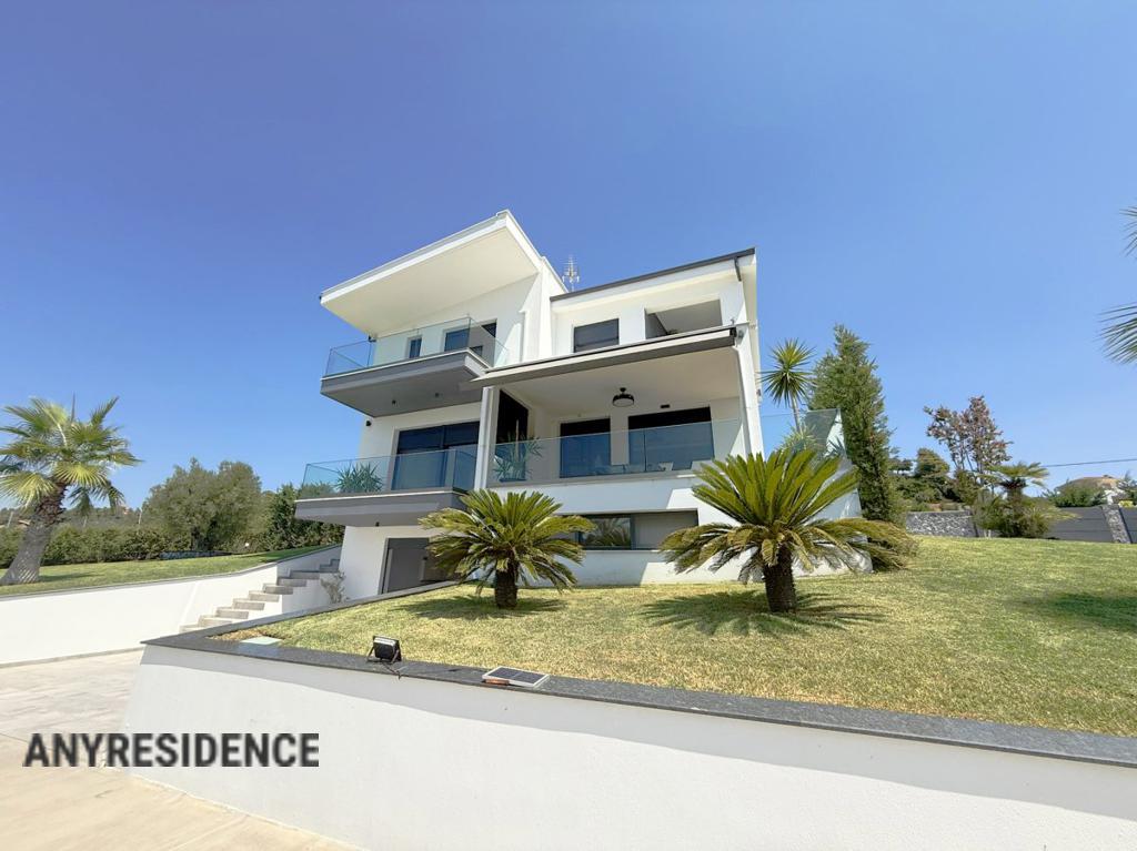 Villa in Kassandreia, photo #3, listing #2465485