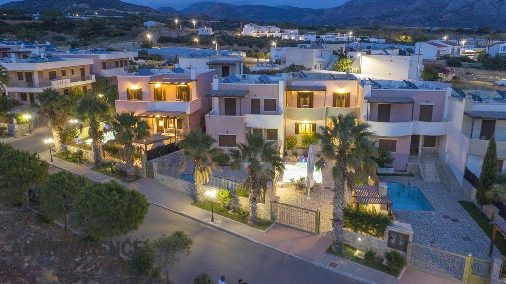 2 room apartment in Crete, photo #1, listing #2284416