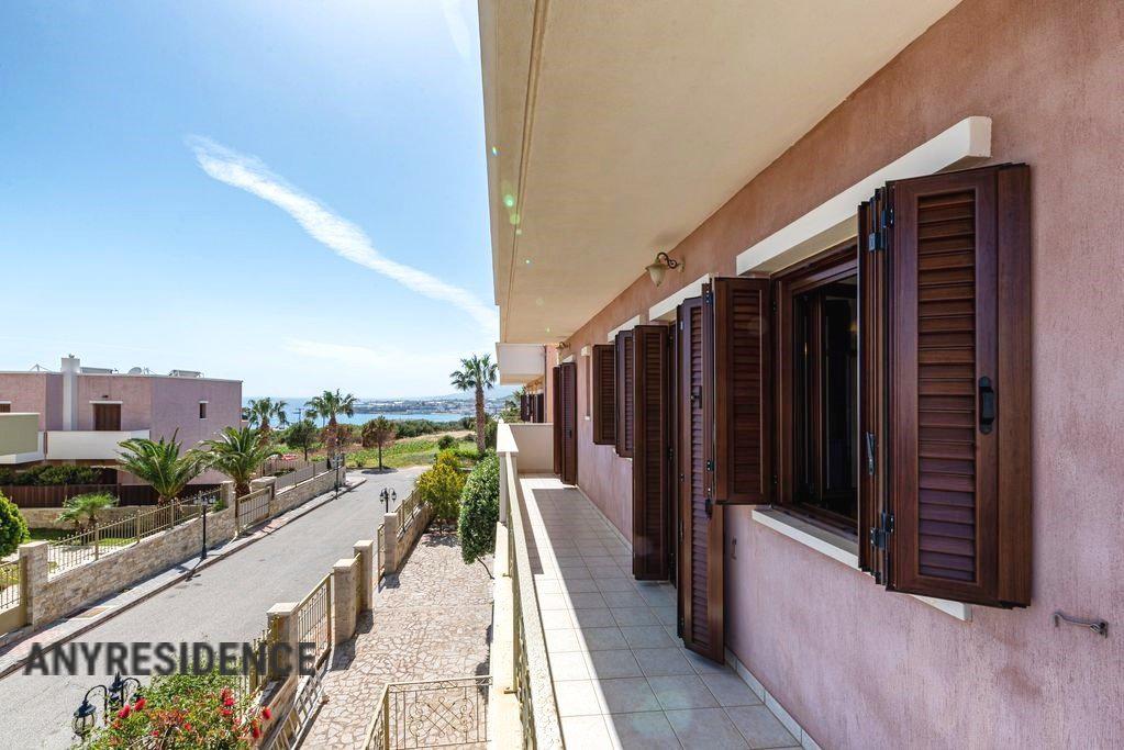 3 room apartment in Crete, photo #2, listing #2284513