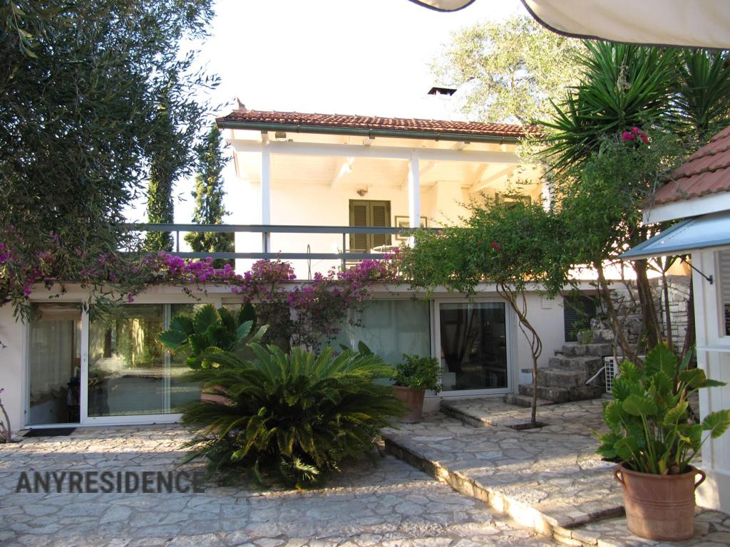 Villa in Gaios, photo #2, listing #2051045