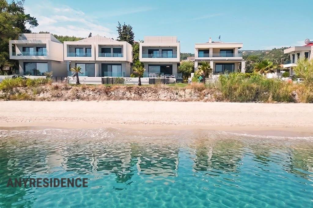 Villa in Polychrono, photo #2, listing #2389042