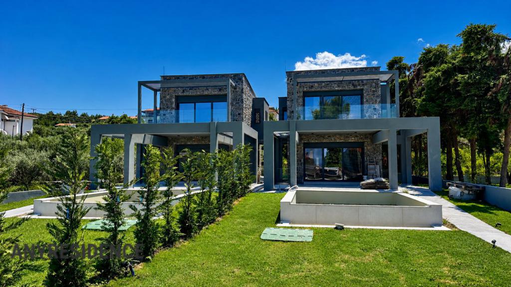 Villa in Polychrono, photo #1, listing #2304480