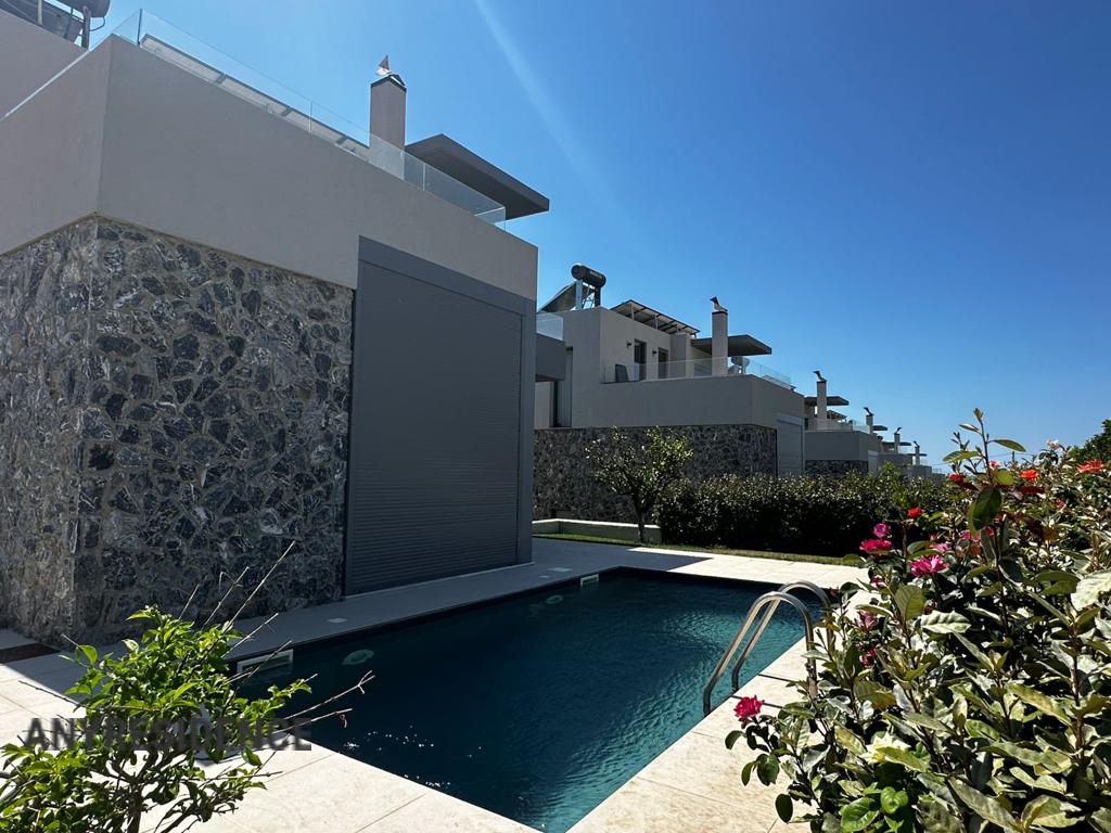 6 room villa in Lagonisi, photo #1, listing #2477815