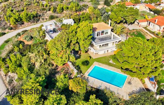 8 room villa in Korinthia