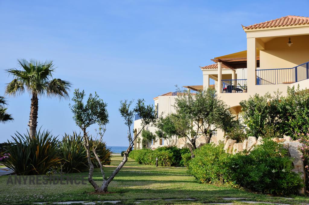 Penthouse in Crete, photo #4, listing #2272567