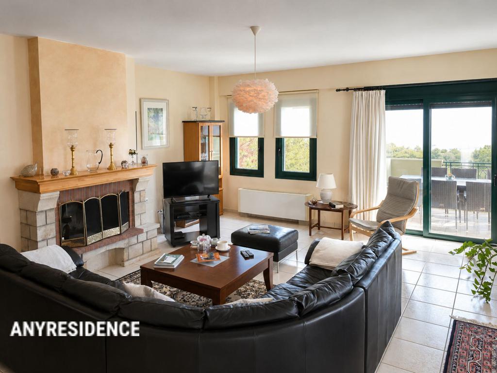 Apartment in Laconia, photo #1, listing #2538559