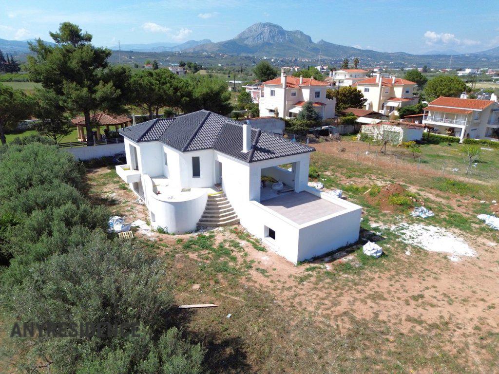 8 room villa in Agios Georgios, photo #1, listing #2260185