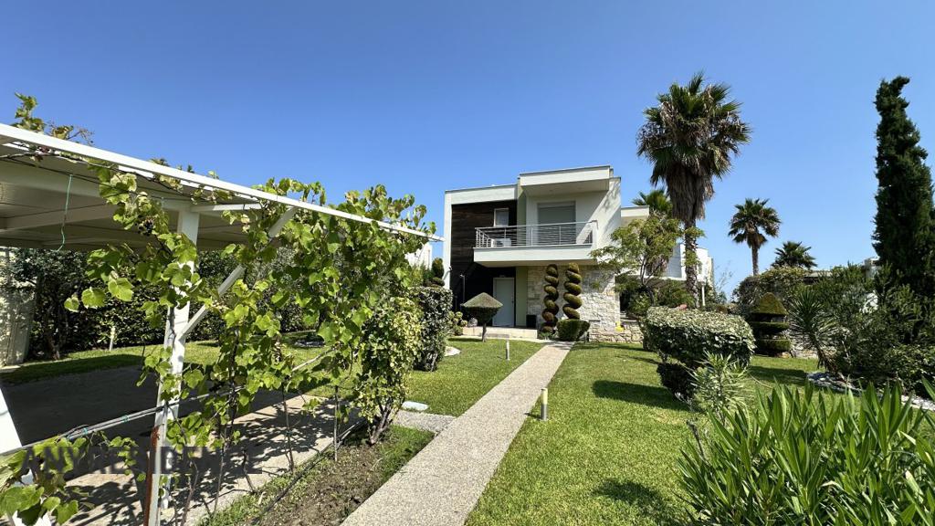 Villa in Pefkochori, photo #1, listing #2478796