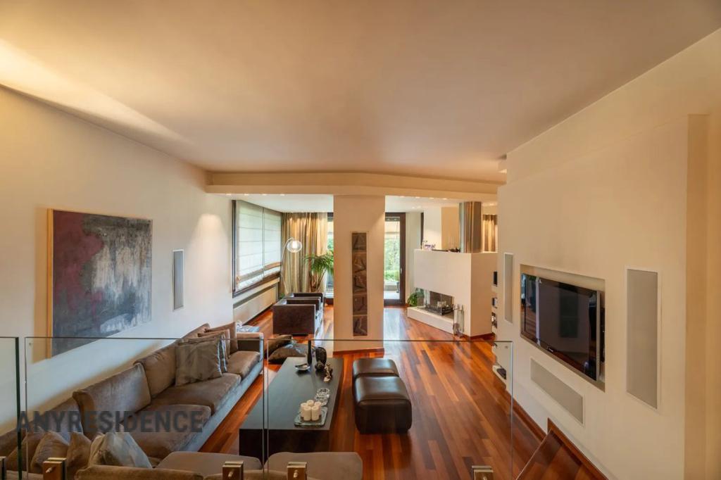 Townhome in Panorama, photo #4, listing #2532540
