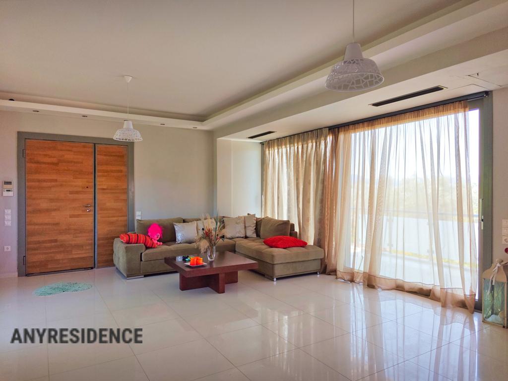 Townhome in Loutraki, photo #7, listing #2475027