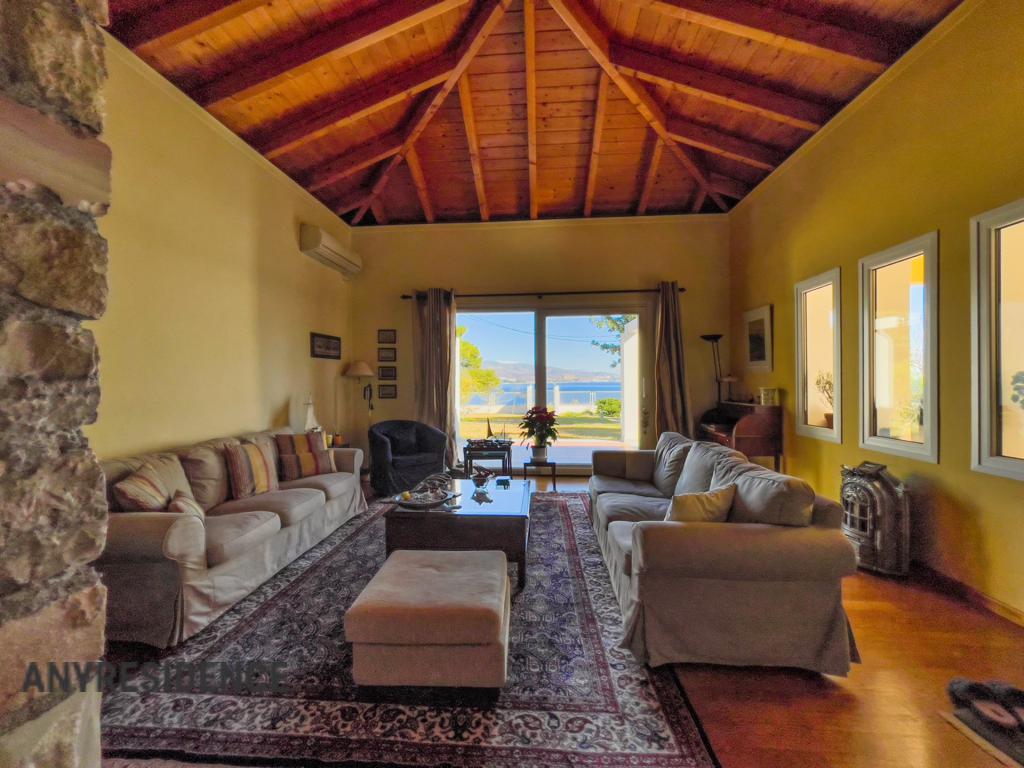 8 room villa in Loutraki, photo #7, listing #2354721