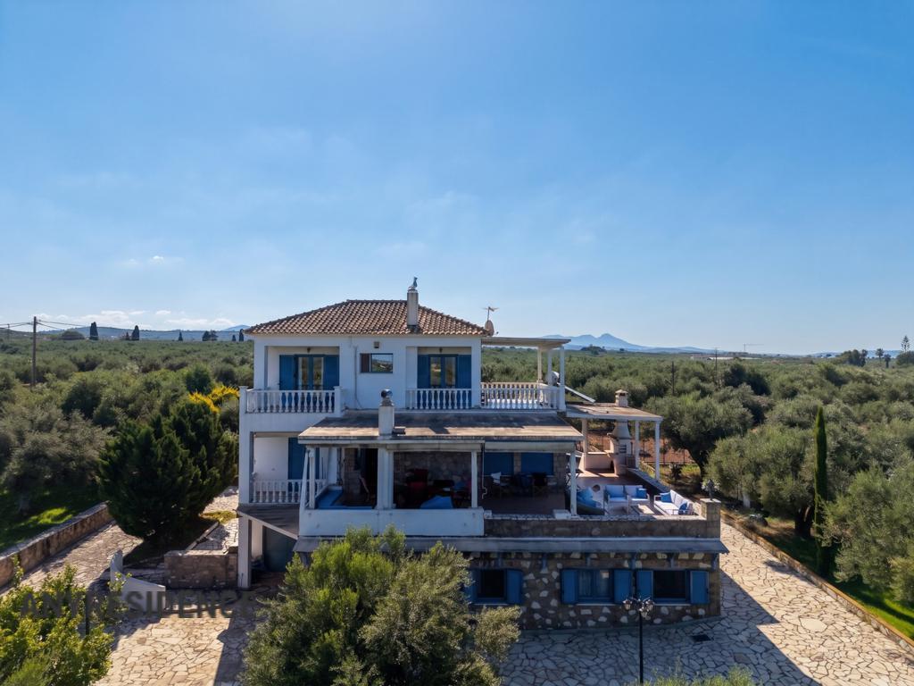 12 room villa in Peloponnese, photo #3, listing #2334052
