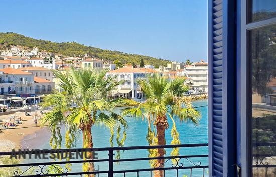 6 room apartment in Spetses