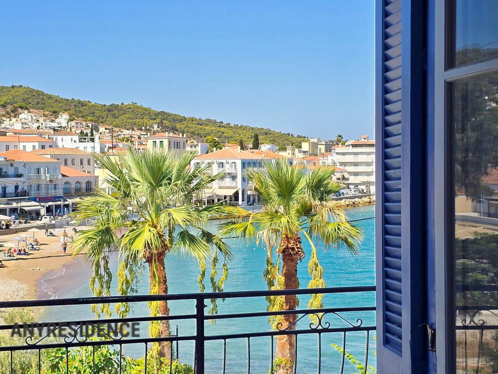 6 room apartment in Spetses, photo #1, listing #2486221