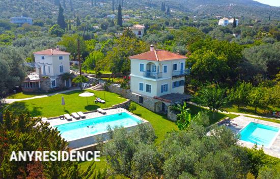 17 room villa in Galatas