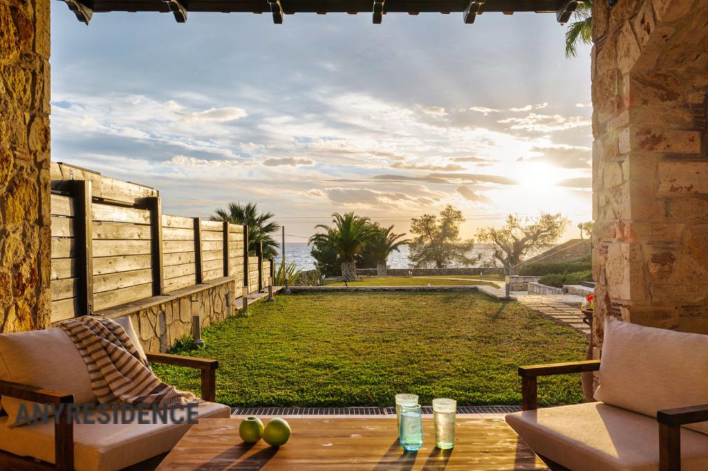 Villa in Nea Skioni, photo #2, listing #2532814