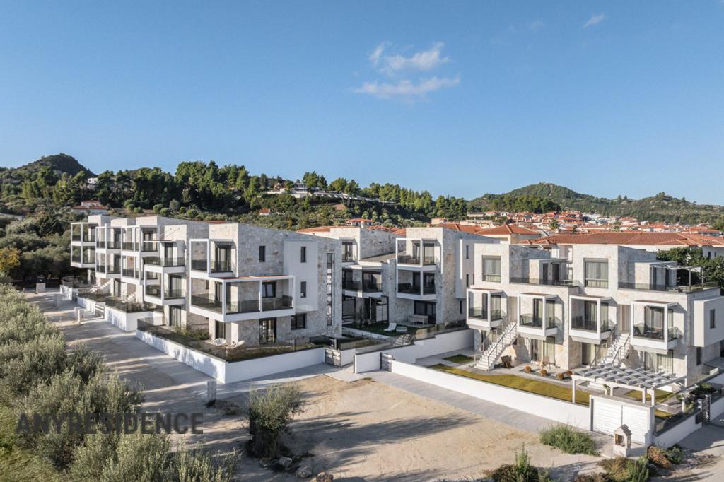 Townhome in Pefkochori, photo #2, listing #2332234