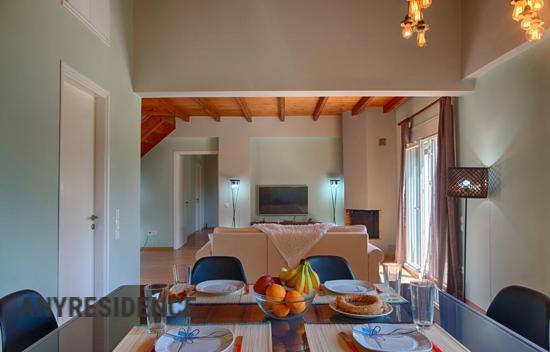 Terraced house in Pelekas