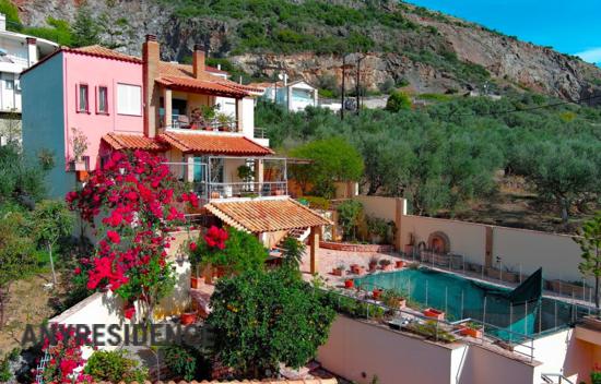 12 room villa in Kalamata