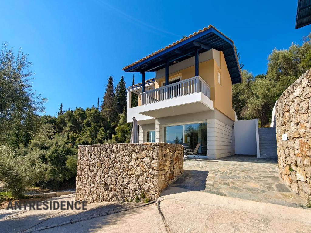 Townhome in Lefkas, photo #2, listing #2555780