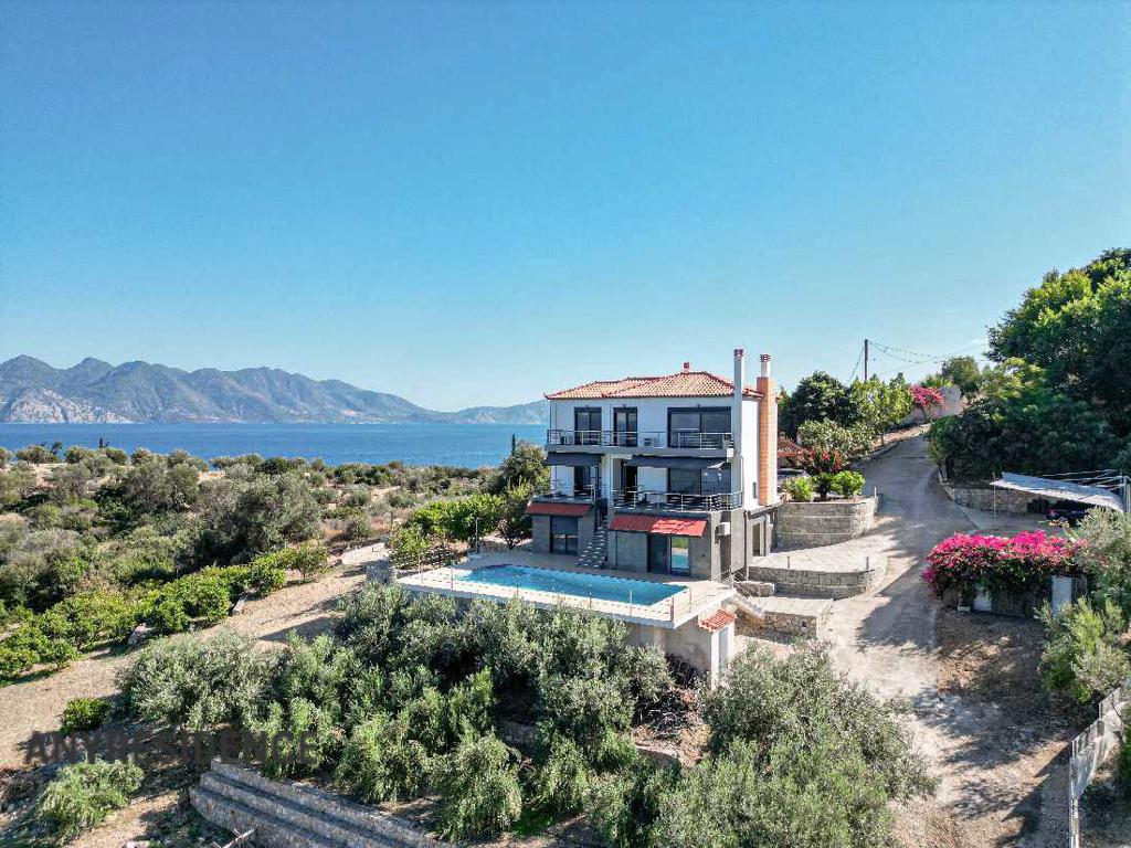 Villa in Peloponnese, photo #3, listing #2411496