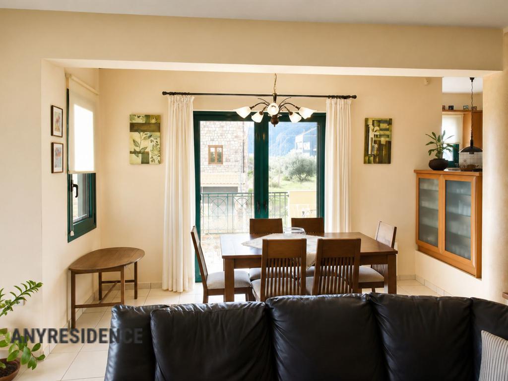 Apartment in Laconia, photo #7, listing #2538559