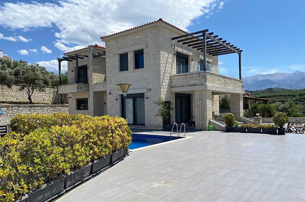 Villa in Chania, photo #1, listing #2447070