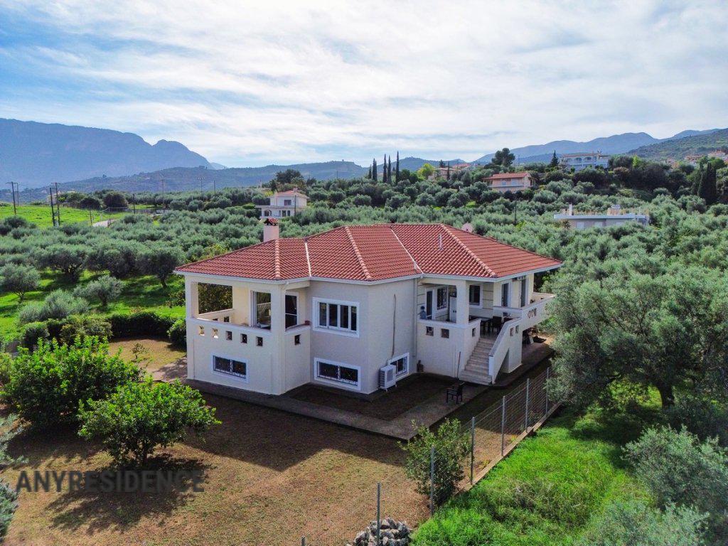 8 room villa in Peloponnese, photo #1, listing #2325092