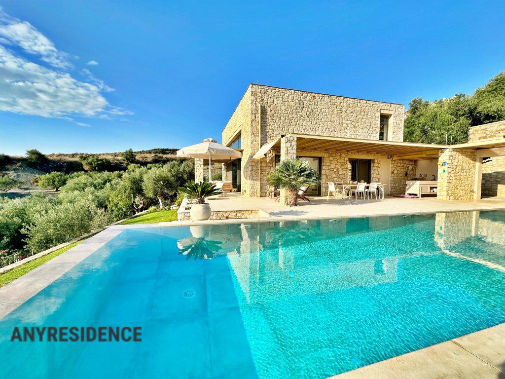 Villa in Peloponnese, photo #2, listing #2334596