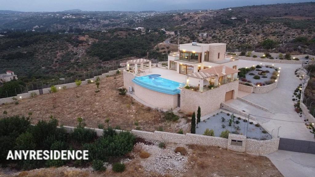 Villa in Tsivaras, photo #1, listing #2532775