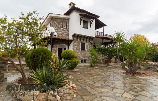 7 room townhome in Sithonia