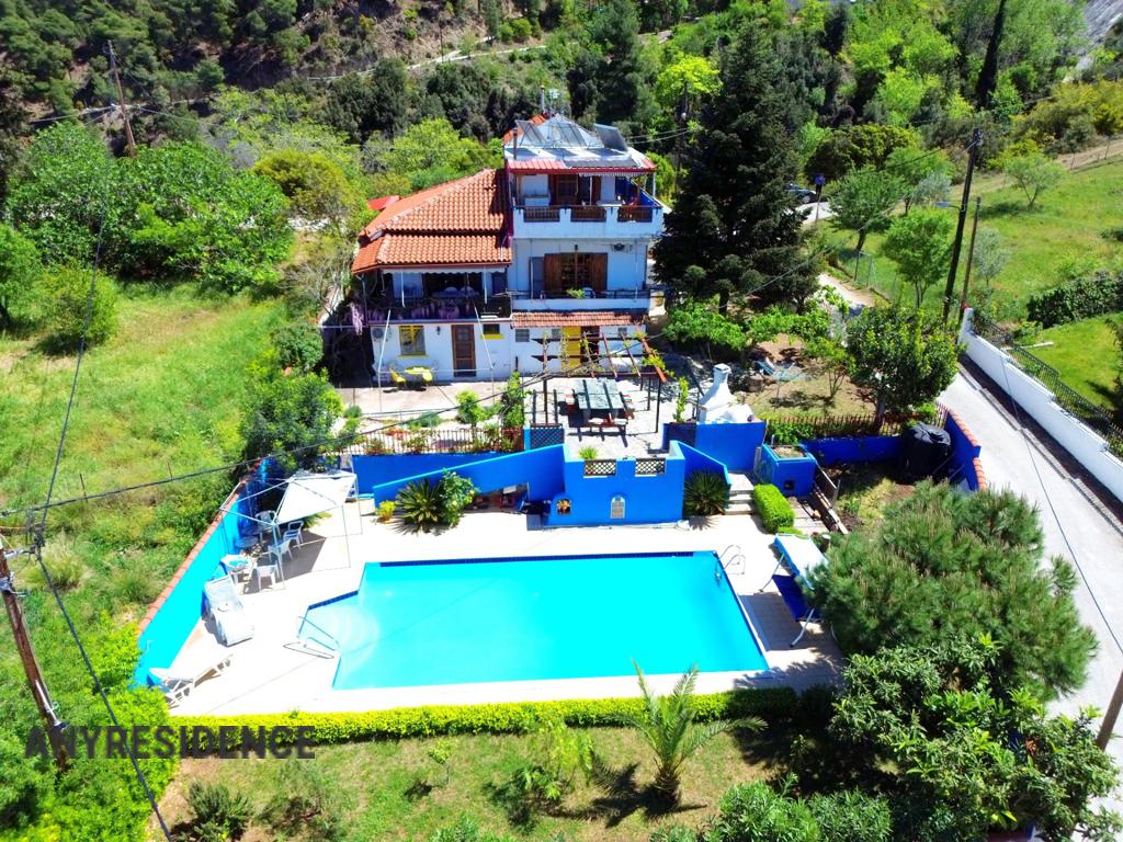 6 room villa in Loutraki, photo #1, listing #2372953