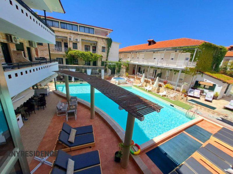 Hotel in Pefkochori, photo #1, listing #2373212