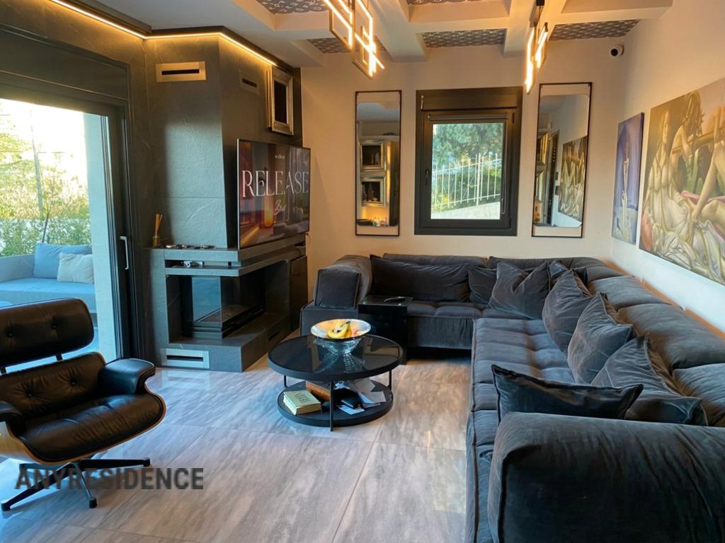 Villa in Panorama, photo #2, listing #2549860