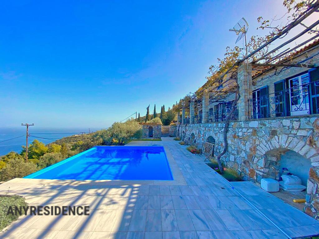 Villa in Galatas, photo #2, listing #2522737
