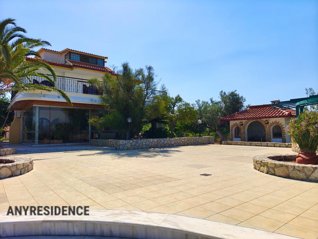Villa in Loutraki, photo #4, listing #2472025