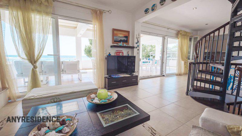 Townhome in Toroni, photo #1, listing #2465449
